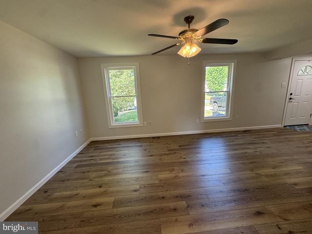 13 CROWN CIR, Dover, DE 19901