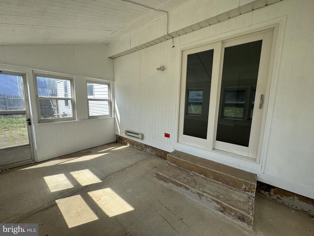 13 CROWN CIR, Dover, DE 19901