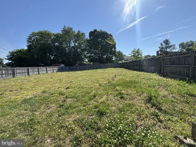 13 CROWN CIR, Dover, DE 19901