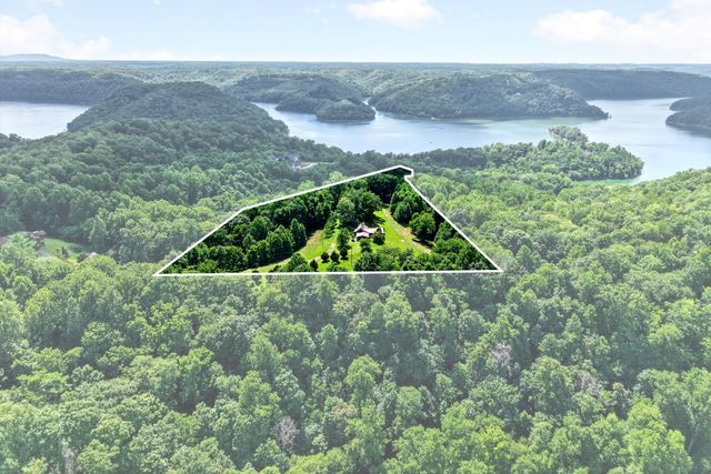 280 Timber Ln, Sparta, TN 38583