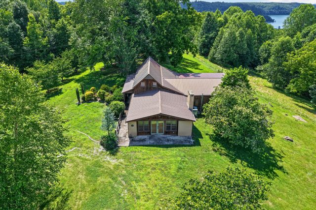 280 Timber Ln, Sparta, TN 38583