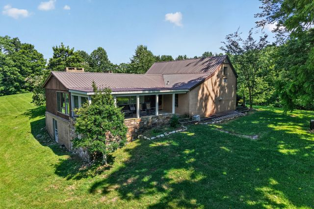280 Timber Ln, Sparta, TN 38583
