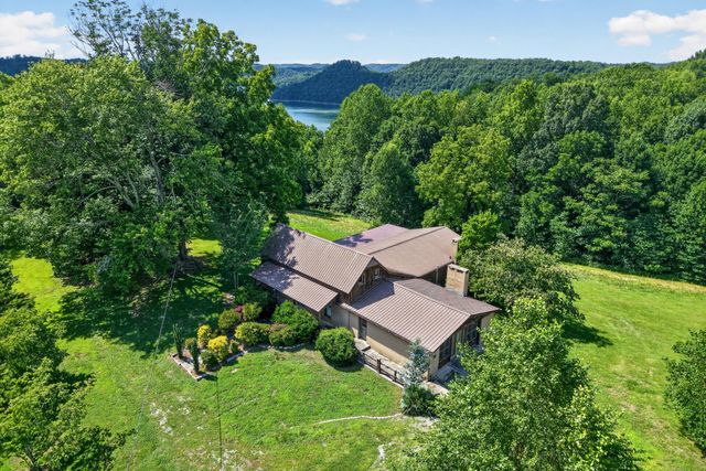 280 Timber Ln, Sparta, TN 38583
