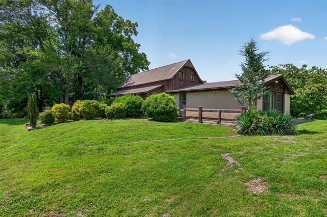 280 Timber Ln, Sparta, TN 38583