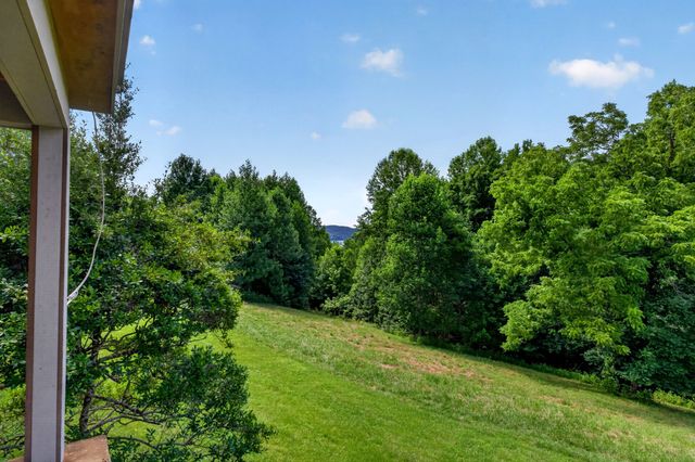 280 Timber Ln, Sparta, TN 38583