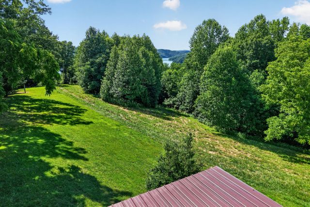 280 Timber Ln, Sparta, TN 38583