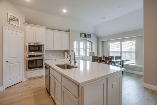 307 Pineview Lane, Ponder, TX 76259
