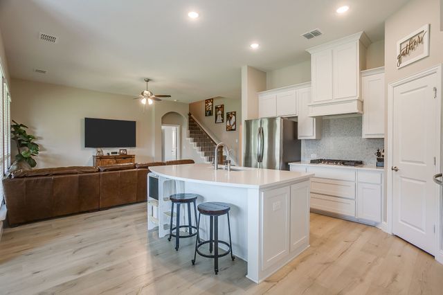 307 Pineview Lane, Ponder, TX 76259