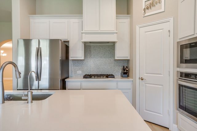 307 Pineview Lane, Ponder, TX 76259