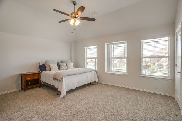307 Pineview Lane, Ponder, TX 76259