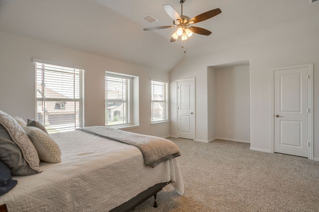 307 Pineview Lane, Ponder, TX 76259
