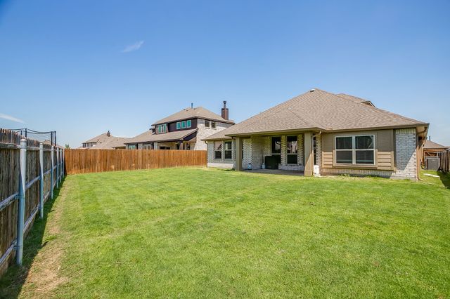 307 Pineview Lane, Ponder, TX 76259