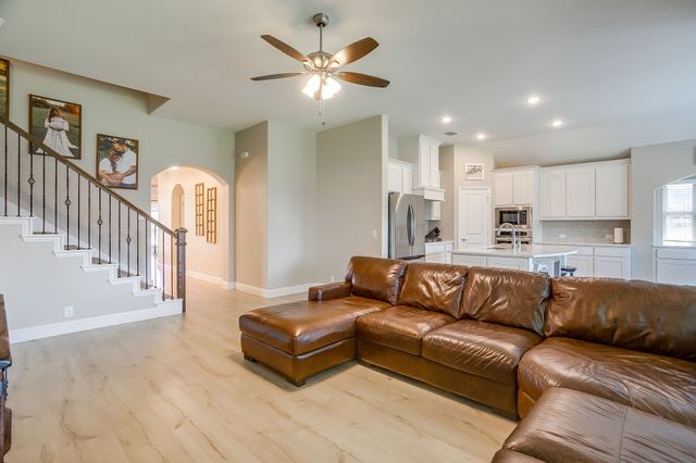 307 Pineview Lane, Ponder, TX 76259