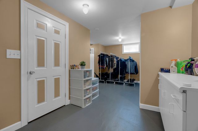 121 Nonantum St B, Boston, MA 02135