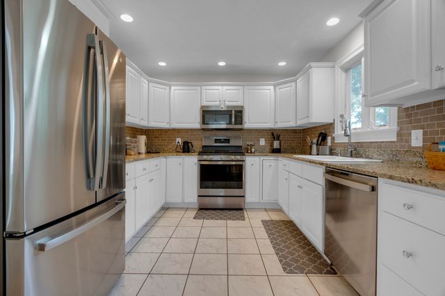 121 Nonantum St B, Boston, MA 02135