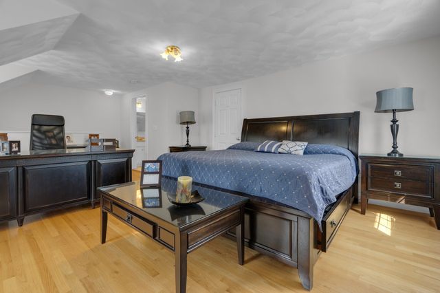 121 Nonantum St B, Boston, MA 02135