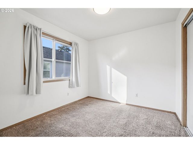 2327 Se LEE Ln, Portland, OR 97233