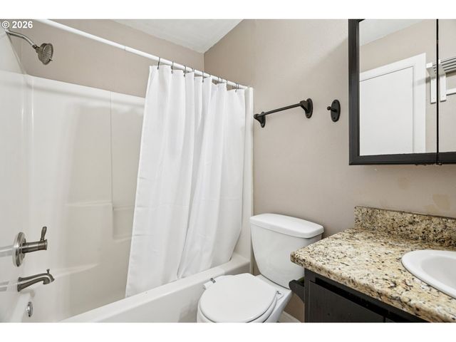 2327 Se LEE Ln, Portland, OR 97233