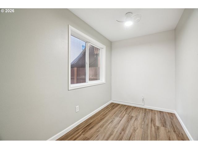 2327 Se LEE Ln, Portland, OR 97233