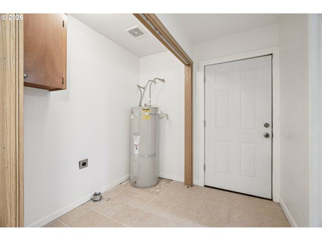 2327 Se LEE Ln, Portland, OR 97233