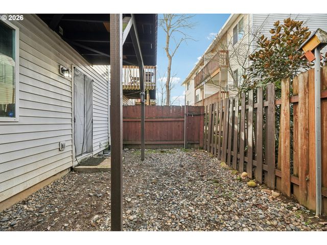 2327 Se LEE Ln, Portland, OR 97233