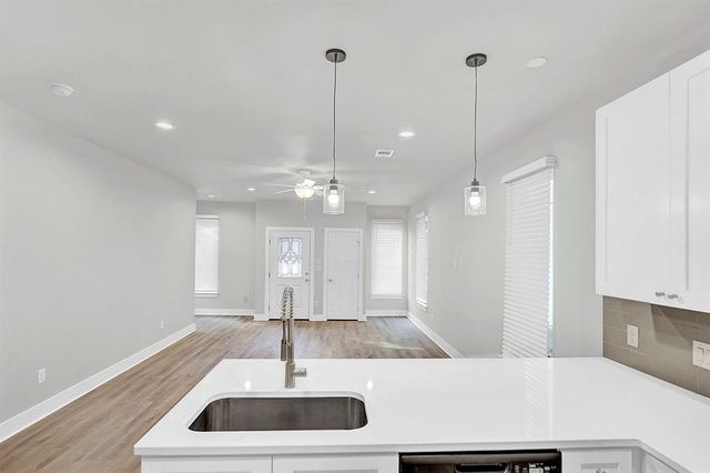 400 Shady Bluff DR, Wimberley, TX 78676