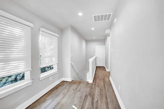 400 Shady Bluff DR, Wimberley, TX 78676