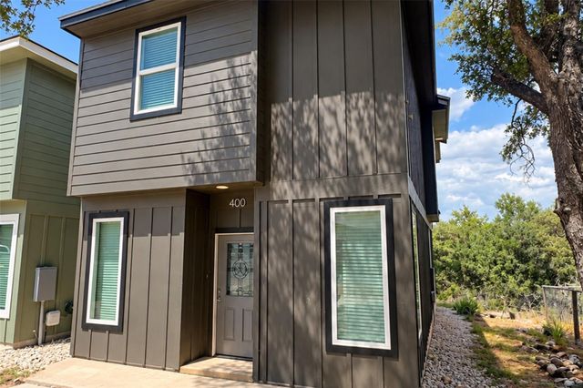 400 Shady Bluff DR, Wimberley, TX 78676