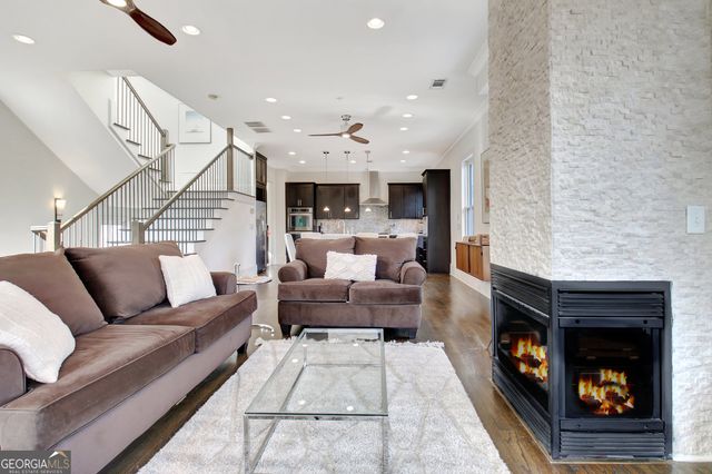 9117 Selborne Lane, Chattahoochee Hills, GA 30268