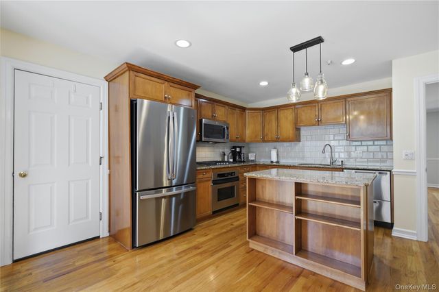 146 Fieldstone Drive, Mount Kisco, NY 10549