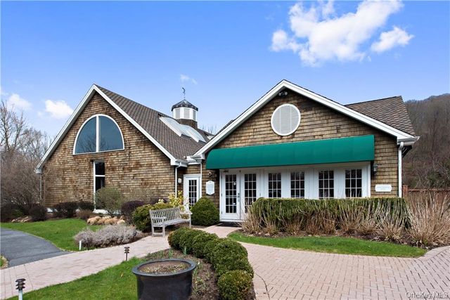 146 Fieldstone Drive, Mount Kisco, NY 10549