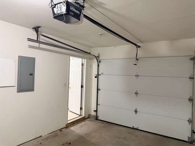 138 Exeter Rd Apt 11, Epping, NH 03042