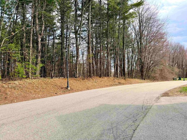 138 Exeter Rd Apt 11, Epping, NH 03042