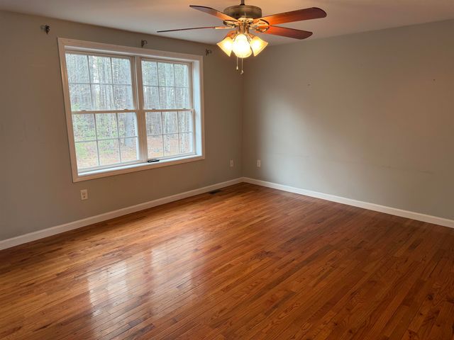 138 Exeter Rd Apt 11, Epping, NH 03042