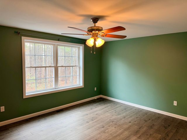 138 Exeter Rd Apt 11, Epping, NH 03042