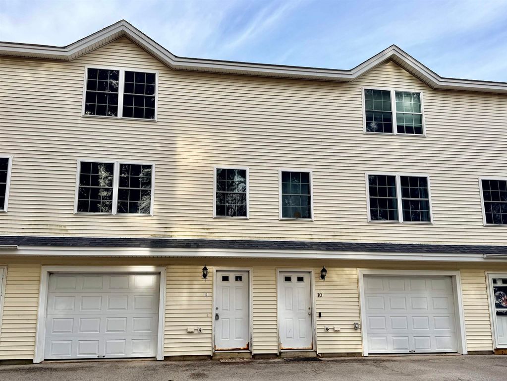 138 Exeter Rd Apt 11, Epping, NH 03042