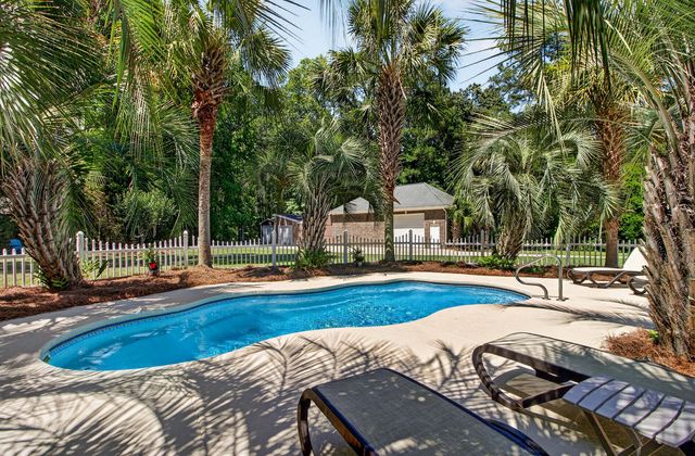 105 Satling Court, Ridgeville, SC 29472