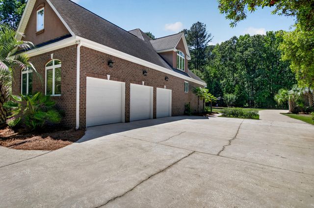 105 Satling Court, Ridgeville, SC 29472