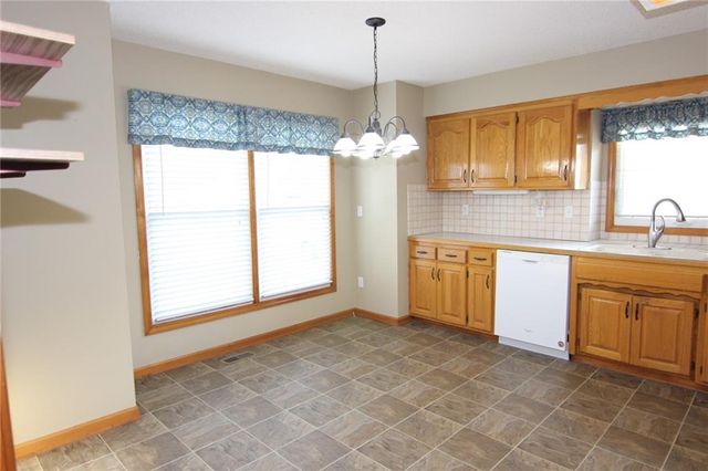 136 E Nelson Circle, Olathe, KS 66061