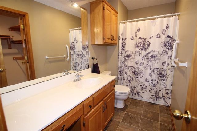 136 E Nelson Circle, Olathe, KS 66061