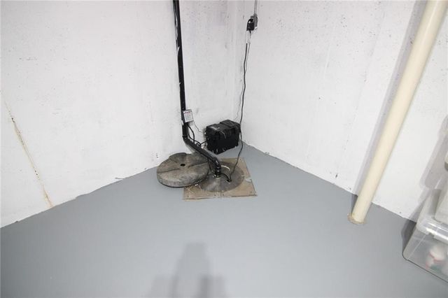 136 E Nelson Circle, Olathe, KS 66061