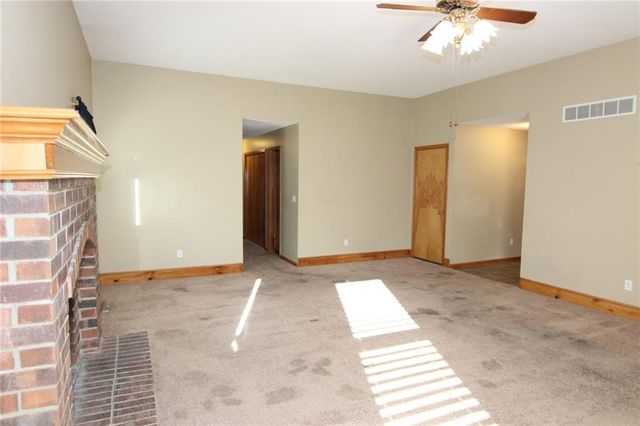 136 E Nelson Circle, Olathe, KS 66061