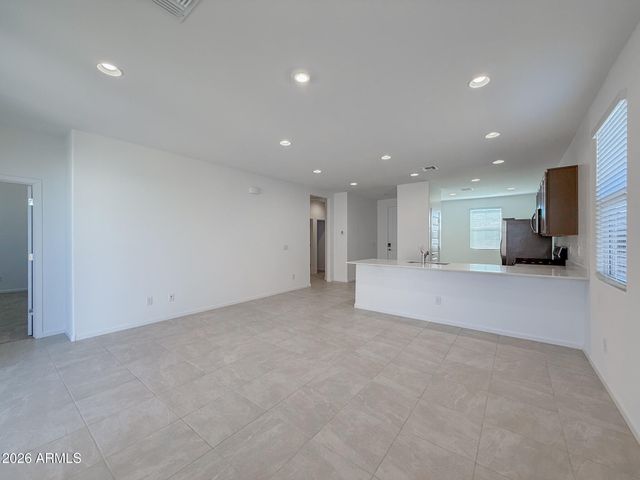 9810 W PINCHOT Avenue, Phoenix, AZ 85037