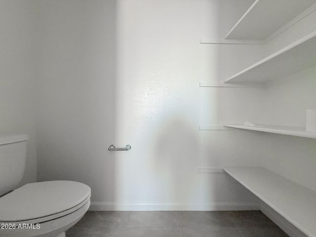 9810 W PINCHOT Avenue, Phoenix, AZ 85037