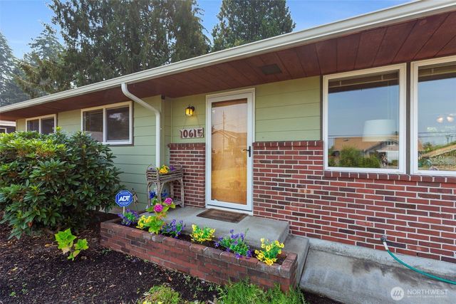 10615 SE 244th Street, Kent, WA 98030