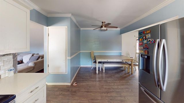 2618 W Pontiac Way, Fresno, CA 93705