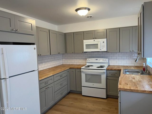 134A Buckingham Drive, Manchester, NJ 08759