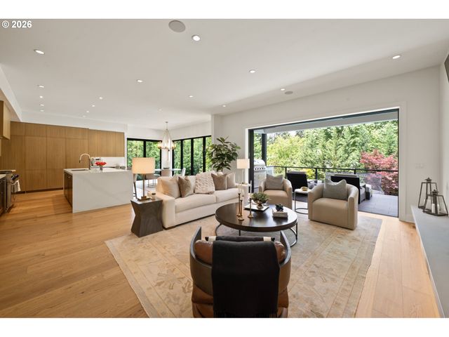 1289 CHANDLER Rd, Lake Oswego, OR 97034