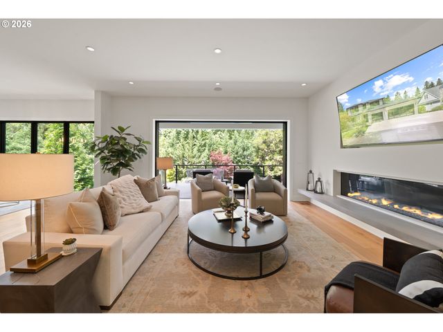 1289 CHANDLER Rd, Lake Oswego, OR 97034