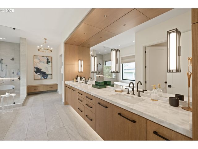 1289 CHANDLER Rd, Lake Oswego, OR 97034